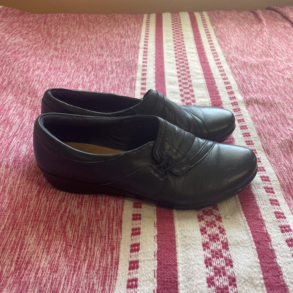 Clarks Loafers Women's Collection Cushion Soft Navy Blue 8M Pleated Detail